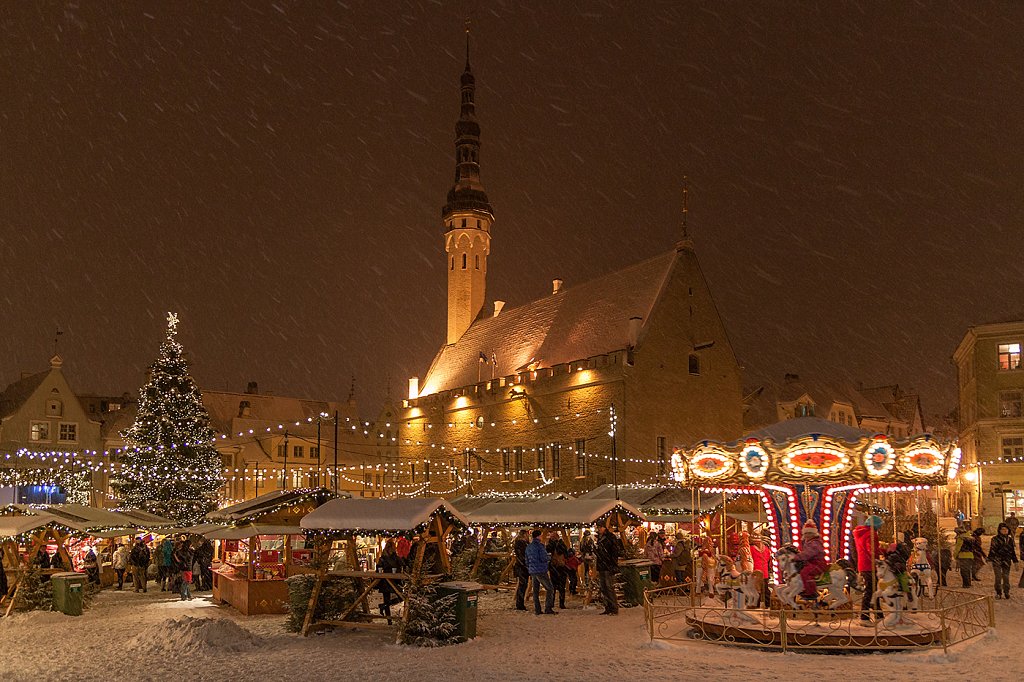 Jõuluturg lumesajus